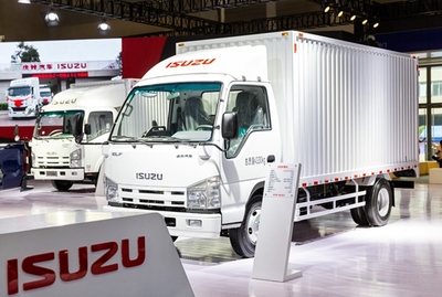 恒者當(dāng)先 慶鈴七款精品車型亮相重慶車展，引領(lǐng)道路貨物運(yùn)輸新篇章